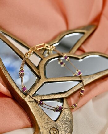 bracelet rubis roses tissus miroir oiseau