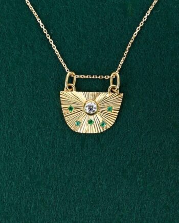 collier pendentif fond vert