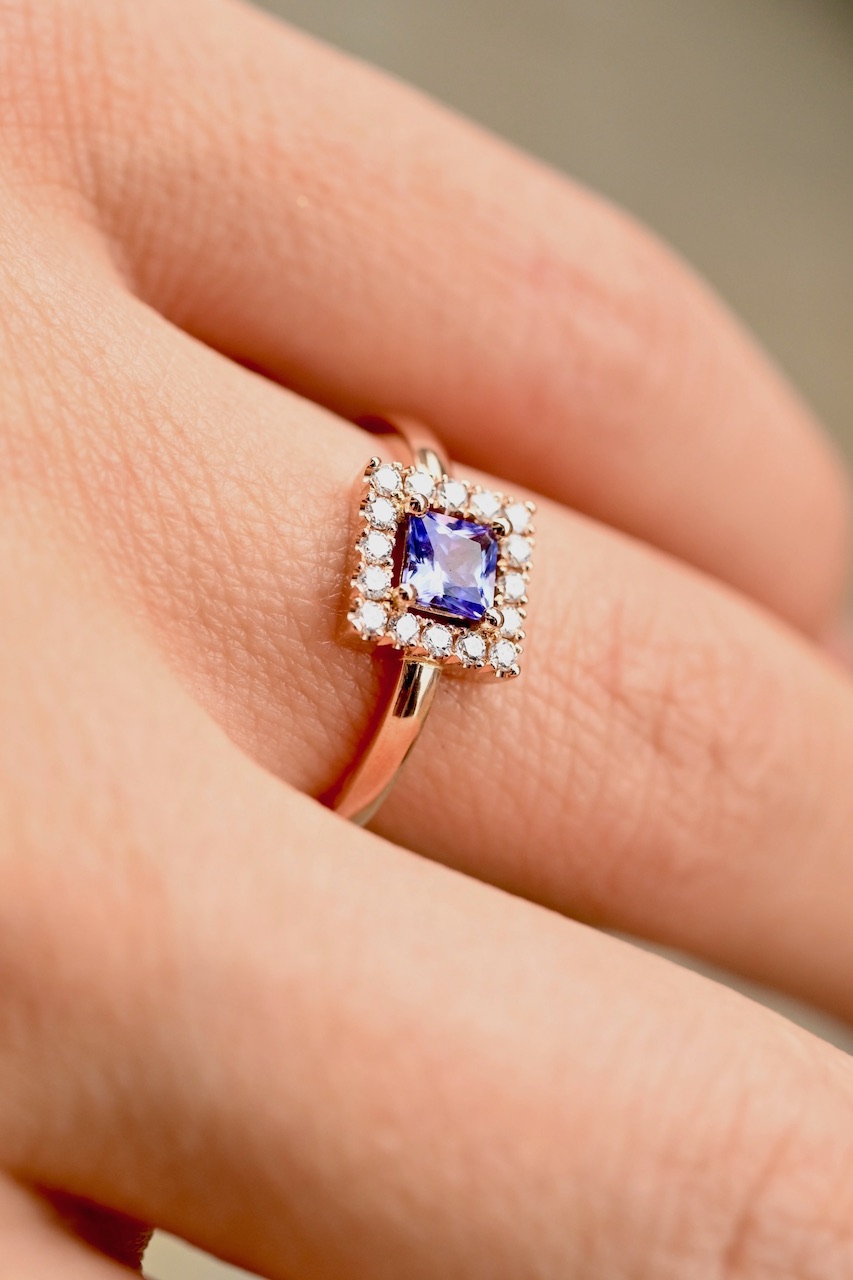 Bague or rose tanzanite et diamants - L'éternelle