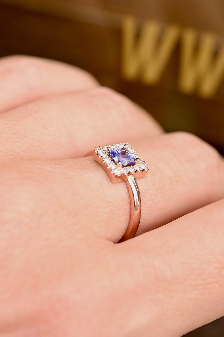 Bague or rose tanzanite et diamants - L'éternelle