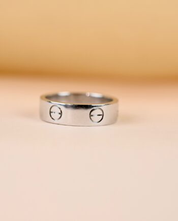 bague fond beige studio